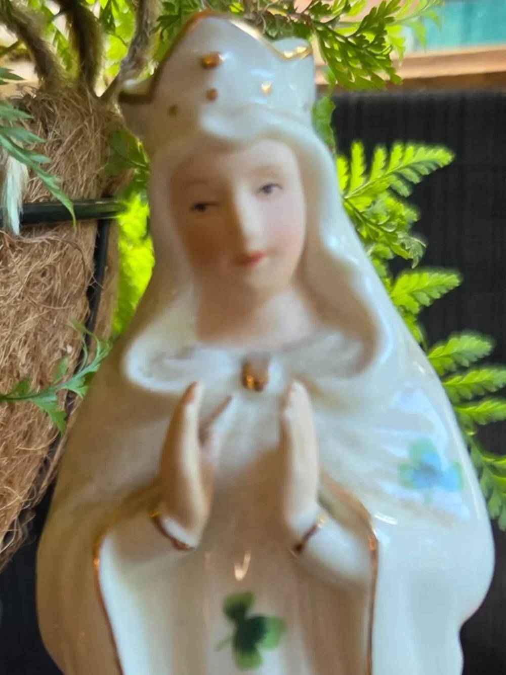 Vintage Praying Madonna Figurine Shamrocks Virgin Mary?